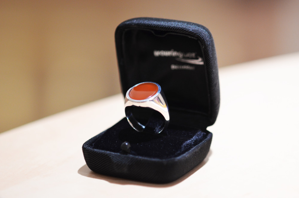 Siegelring mit orangem Edelstein